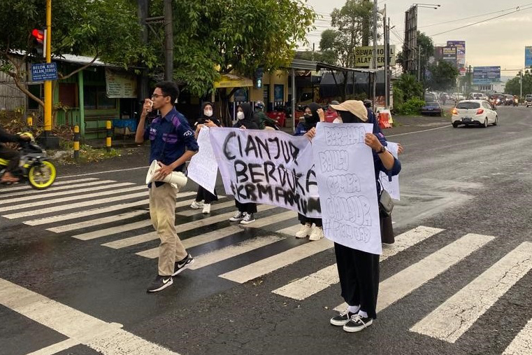 Aksi Ormawa FKM UAD peduli gempa Cianjur