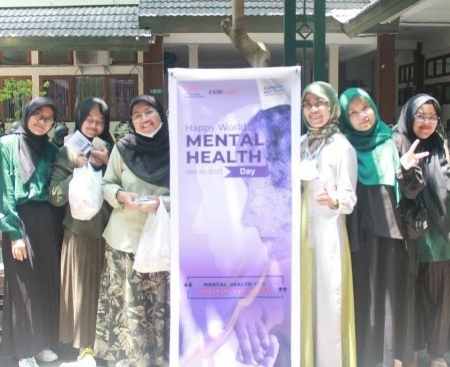 Tim Penyuluh Peringatan Hari Kesehatan Mental Sedunia FKM UAD