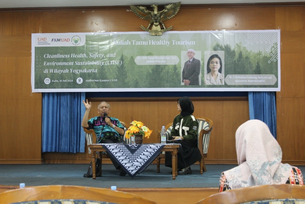 Pemaparan Materi Strategi Pawiwisata Yang Baik dan Berkelanjutan oleh DR. drh. Asep Rustiawan, M.S