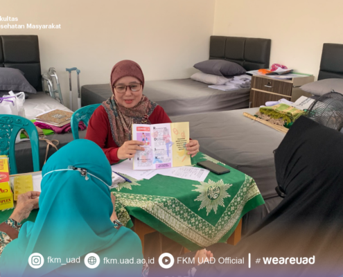 Merawat Masa Senja: FKM UAD Tingkatkan Kesehatan Lansia di Day Care ‘Aisyiyah Condong Catur