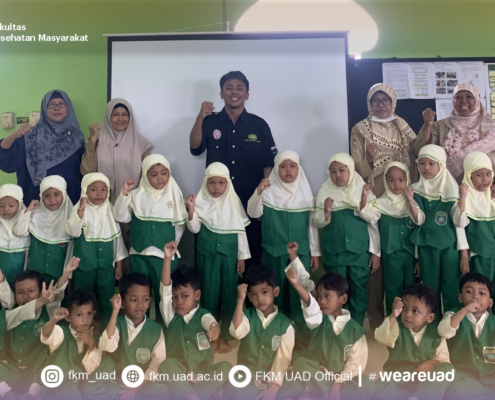 Tanamkan PHBS Sejak Usia Dini, Mahasiswa FKM UAD Hadir di Tengah Anak-Anak TK ABA Suryowijayan