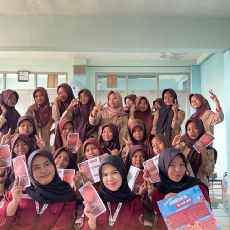 Puskesmas Umbulharjo I bersama Mahasiswa Prodi Gizi UAD Mengusung Edukasi Cantik, Cerdas, dan Bebas Anemia Pada Remaja Putri SMP Al Islam Giwangan