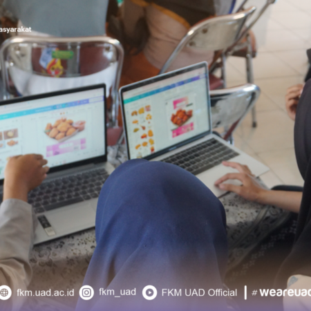 Latih Kreativitas Digital, Tim PPK Ormawa IMM FKM UAD Ajarkan Peserta Sekolah Perempuan Desain Kemasan dengan Canva