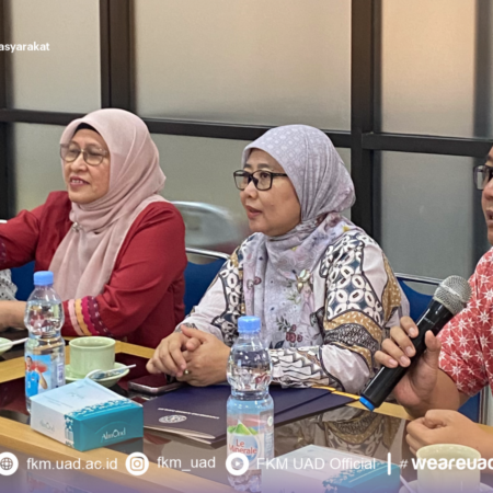 Pemaparan Poin Perjanjian Kerjasama FKM UAD-Unsiah Kuala Penguatan Riset dan Pengabdian Masyarakat Berbasis Pengetahuan Lokal di Wilayah Rawan Bencana Pemaparan Poin Perjanjian Kerjasama FKM UAD-Unsiah Kuala Penguatan Riset dan Pengabdian Masyarakat Berbasis Pengetahuan Lokal di Wilayah Rawan Bencana