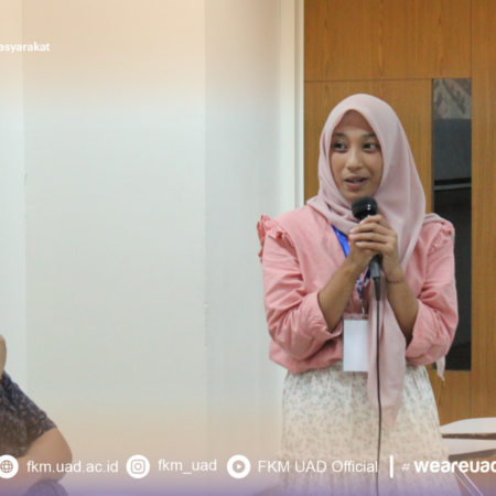 Antusias peserta dalam mengikuti kegiatan Sehari Menjadi Dahlan Muda Antusias peserta dalam mengikuti kegiatan Sehari Menjadi Dahlan Muda