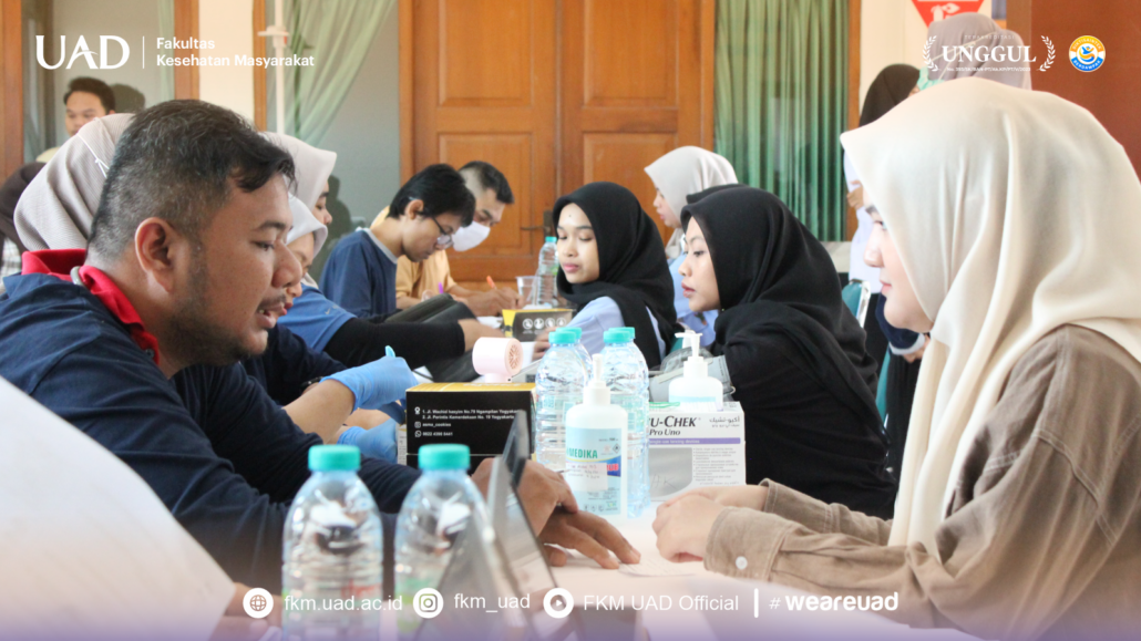 Pemeriksaan Kesehatan Gratis untuk mahasiswa dalam acara Peringatan Hari Diabetes Sedunia