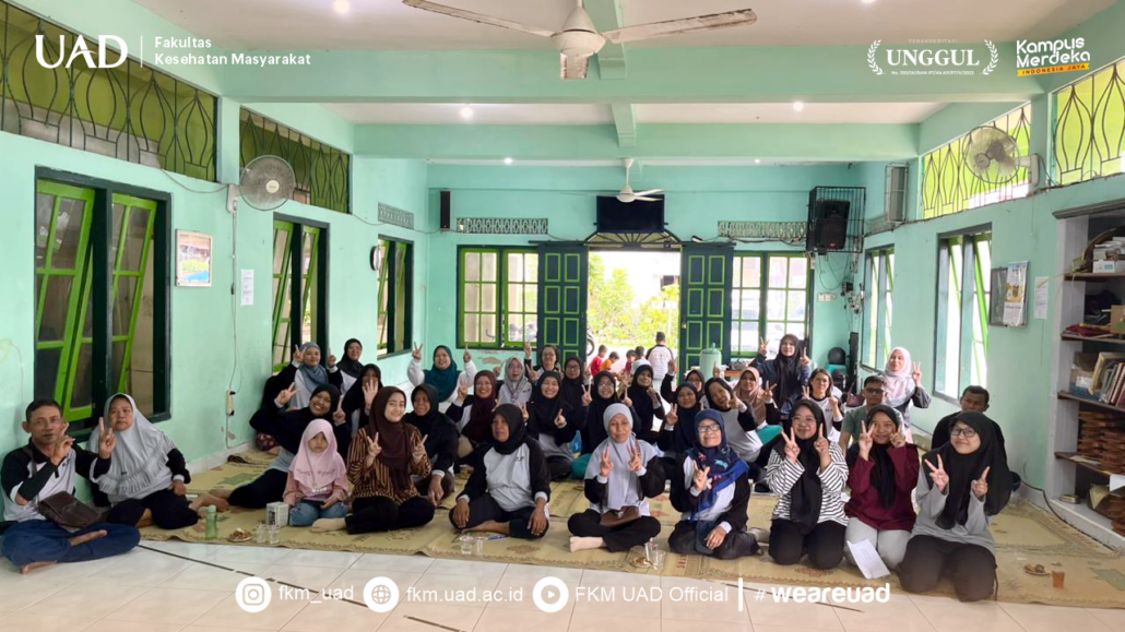 Gerak Bersama Lawan Obesitas: Tim PBL Kelompok 30 Gelar Senam dan Edukasi Kesehatan